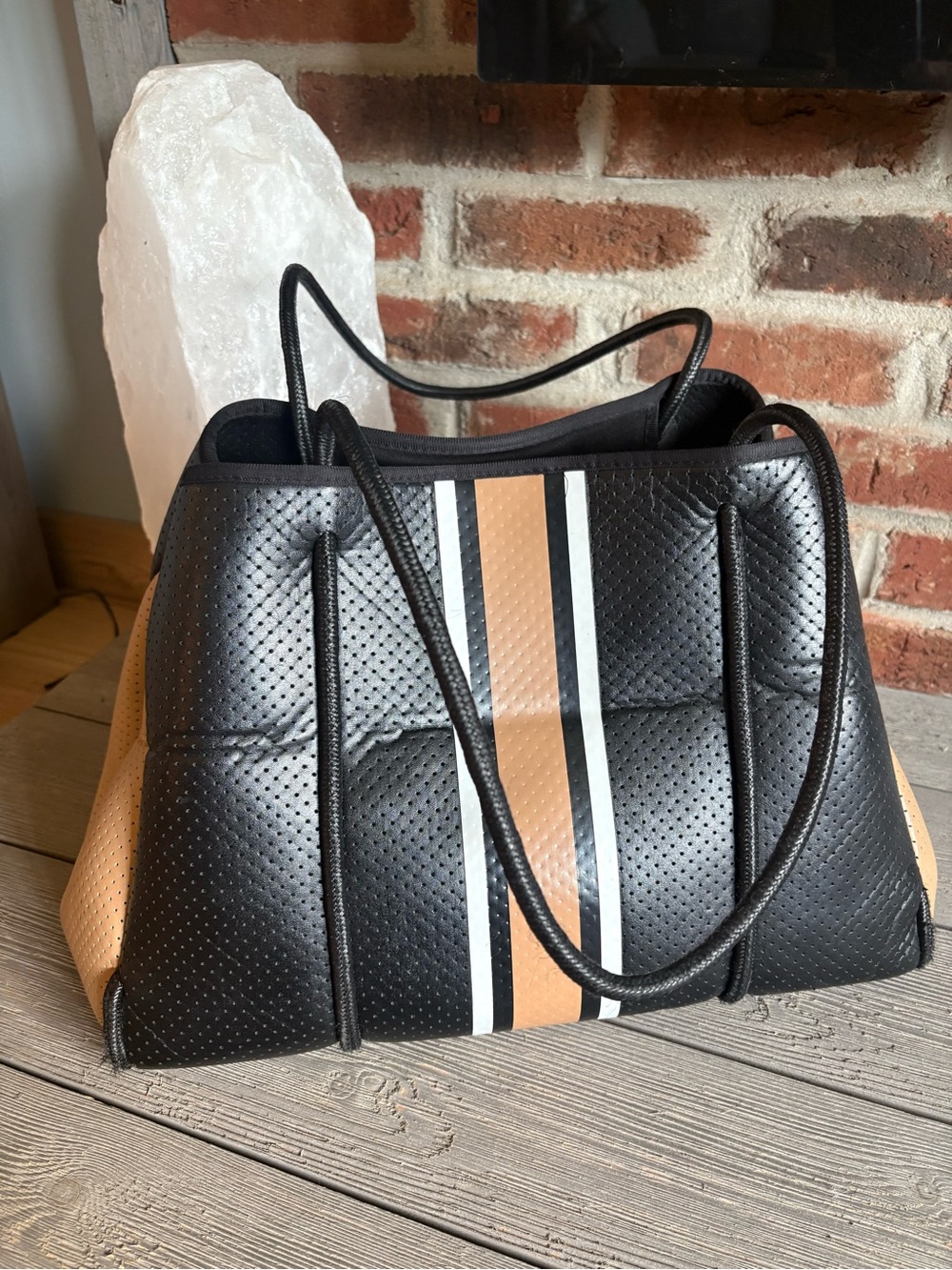 HAUTE SHORE Neoprene Tote Bag - Picture 3 of 7